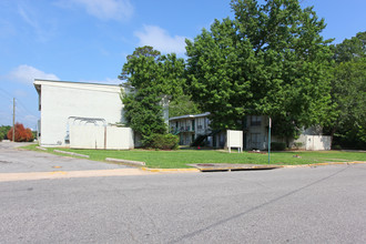 Brookhurst Apartments in Birmingham, AL - Building Photo - Building Photo