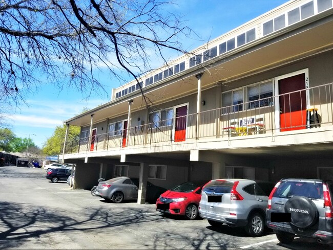 Parkside Apartments in Austin, TX - Building Photo - Building Photo