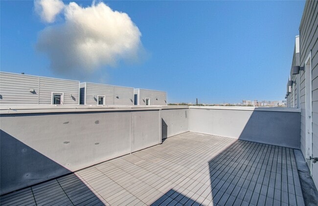 2116 Naomi St in Houston, TX - Foto de edificio - Building Photo