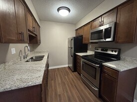 Willow Creek in Plymouth, MN - Building Photo