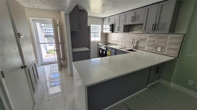3815 N Oak Dr in Tampa, FL - Building Photo - Building Photo