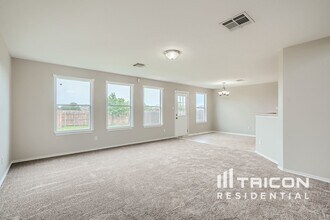 102 Blackman Tr in Hutto, TX - Building Photo - Building Photo