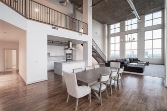 4899 Montrose Blvd in Houston, TX - Building Photo - Building Photo