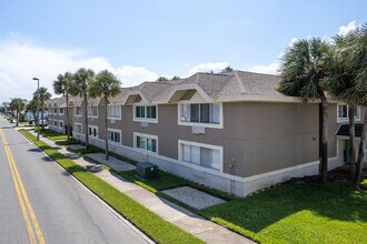 222 14th Ave N in Jacksonville Beach, FL - Building Photo - Building Photo