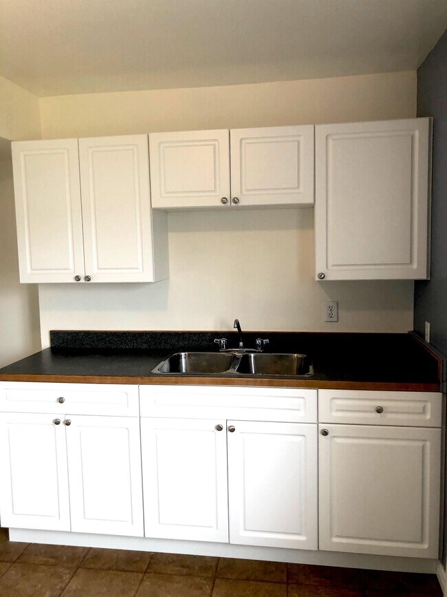 50 Wedeene St in Kitimat, BC - Building Photo - Building Photo