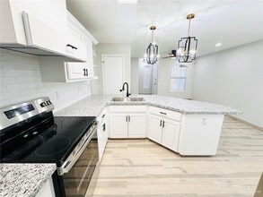 213 S 49th St, Unit 304 in McAllen, TX - Building Photo - Building Photo