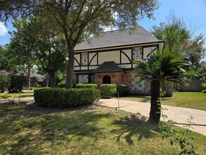 14203 Burgoyne Rd in Houston, TX - Building Photo - Building Photo