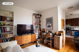 194 Vernon Ave in Brooklyn, NY - Foto de edificio - Building Photo