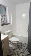 81 Parkwood Dr in Mastic Beach, NY - Building Photo - Building Photo