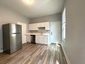 942 N Elston Ave in Chicago, IL - Building Photo - Building Photo