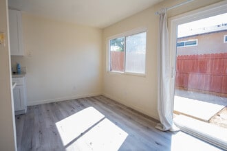 2909 Elgin Dr, Unit B in Riverside, CA - Building Photo - Building Photo