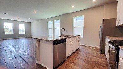 348 S Zuni Rd in St. Cloud, FL - Building Photo - Building Photo