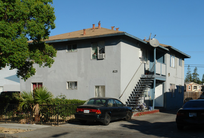 825 Jeanne Ave