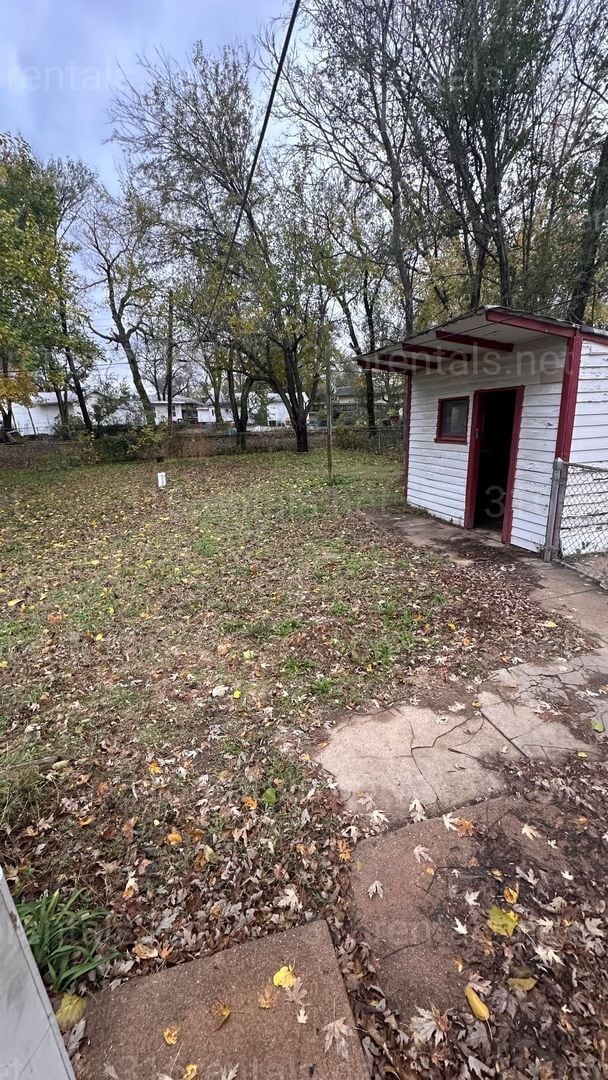 property at 6213 NW Parkview St