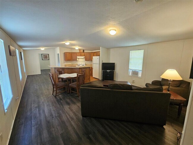 1225 Osteen St in Vidor, TX - Building Photo - Building Photo