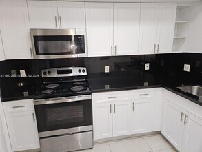 1706 Belmont Ln in North Lauderdale, FL - Building Photo - Building Photo