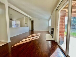 2058 Talon Way in San Diego, CA - Building Photo - Building Photo