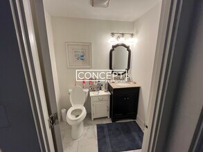 23 Cortes St, Unit 13 in Boston, MA - Foto de edificio - Building Photo