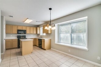 1366 Westview Dr in Garland, TX - Building Photo - Building Photo