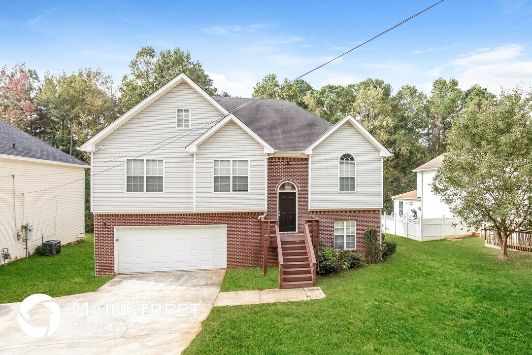 5789 Marbut Rd in Lithonia, GA - Building Photo
