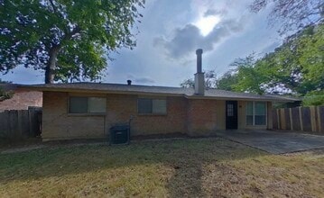 718 Marlow Pl in Arlington, TX - Building Photo - Building Photo