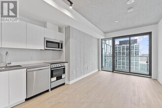 284 King St E in Toronto, ON - Building Photo - Building Photo