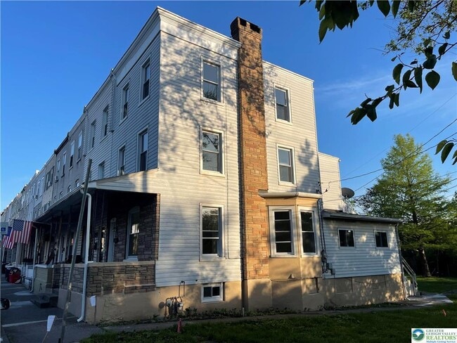 1342 3rd St in Catasauqua, PA - Foto de edificio - Building Photo