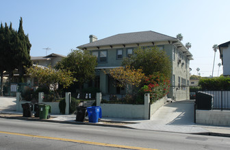 320 S Wilton Pl in Los Angeles, CA - Building Photo - Building Photo