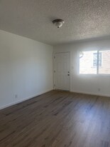 9719 Cherry St in Oakland, CA - Building Photo