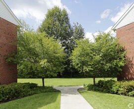 Nottingham Manor in Montvale, NJ - Foto de edificio - Building Photo