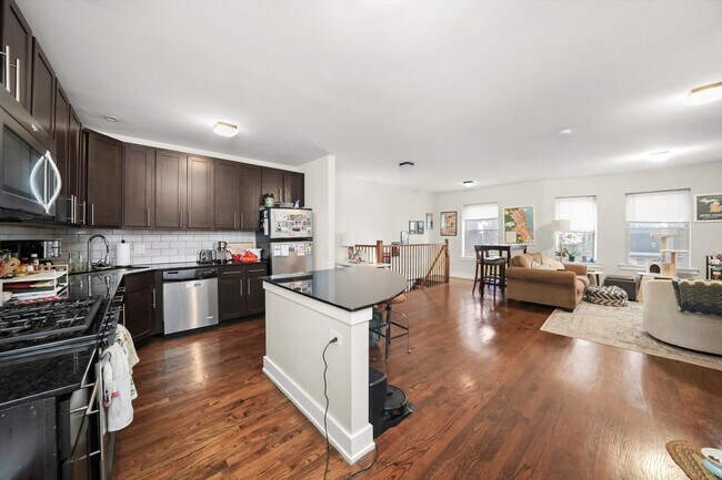 5056 N Winchester Ave in Chicago, IL - Building Photo - Building Photo