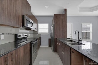 7 Larkspur Ave in Edinburg, TX - Building Photo - Building Photo