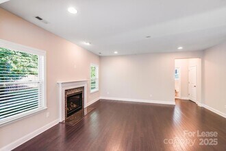 13122 Oakhaven Glen Ln, Unit 410 in Charlotte, NC - Building Photo - Building Photo