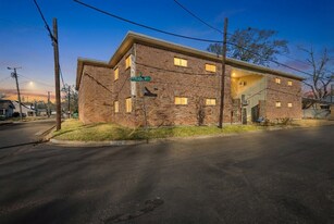 901 Raguet St, Unit 14 in Nacogdoches, TX - Building Photo