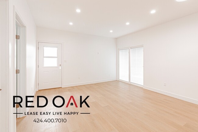 property at 1450 1/2 S Holt Ave