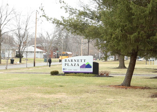 Barnett Plaza in Columbus, OH - Building Photo - Building Photo