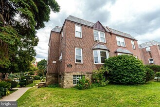 906 E Sharpnack St in Philadelphia, PA - Building Photo - Building Photo