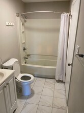 1 Divinity St in Bristol, CT - Building Photo - Building Photo