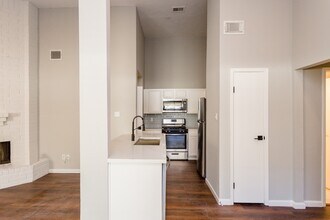 5115 Beaver Hollow Dr in Houston, TX - Building Photo - Building Photo