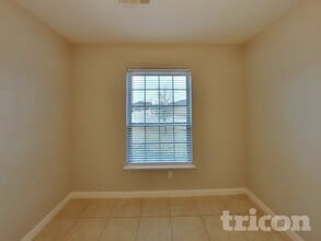 211 Kennedy Dr in Venus, TX - Building Photo - Building Photo