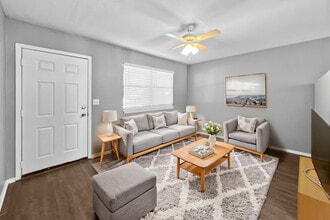 Eagle Ridge Apartments in Lawrence, KS - Foto de edificio - Building Photo