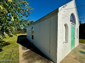 1104 Jacaranda Ave in Daytona Beach, FL - Building Photo - Building Photo