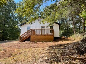 1210 Zuber St in Opelika, AL - Building Photo