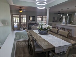 3931 Venetian Way in Tampa, FL - Building Photo - Building Photo