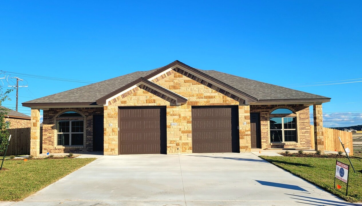 1915 Caspian Trl in Killeen, TX - Building Photo