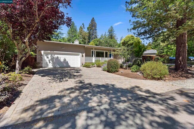 125 Meadow Ln in Orinda, CA - Building Photo - Building Photo