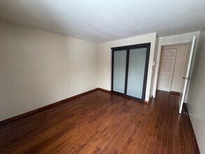 126 Watertree Dr in East Syracuse, NY - Foto de edificio - Building Photo