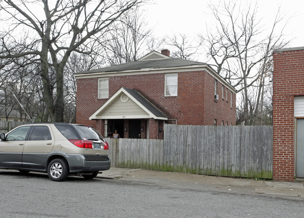 811 Polk Ave in Memphis, TN - Building Photo