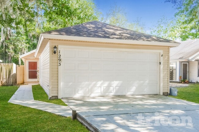 property at 1293 Munson Cove Dr