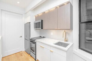 223 E 96th St in New York, NY - Building Photo